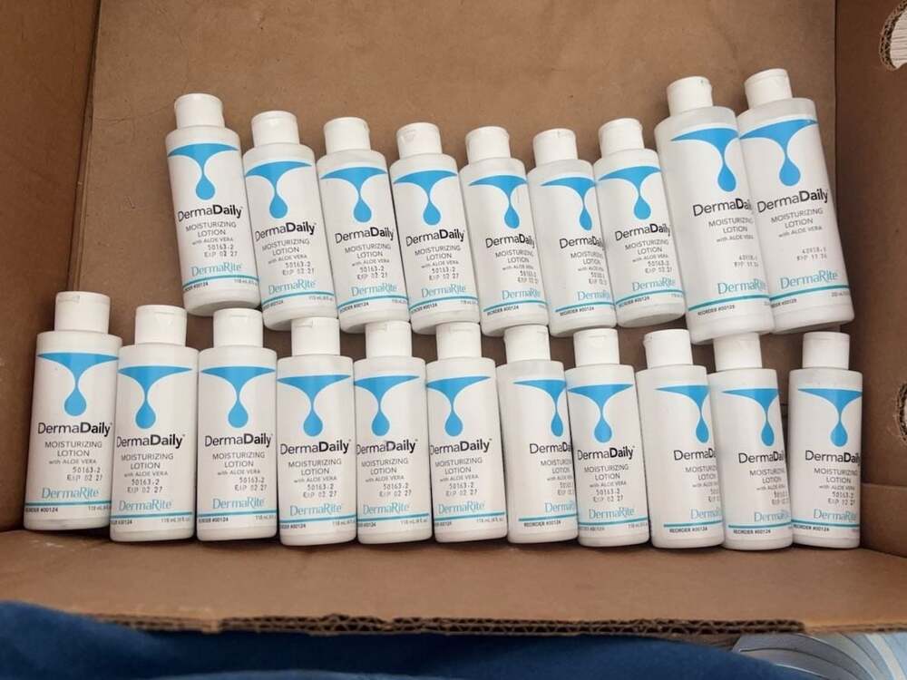 DermaRite DermaDaily Moisturizing Lotion with Aloe Vera 4oz Lot of 20